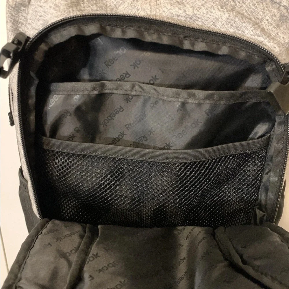 Reebok Light Gray‎ Men's Backpack 19.5” adult Roman laptop